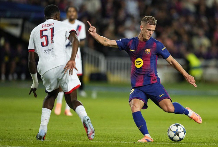 Barcelona xác nhận Olmo dính chấn thương bắp chân