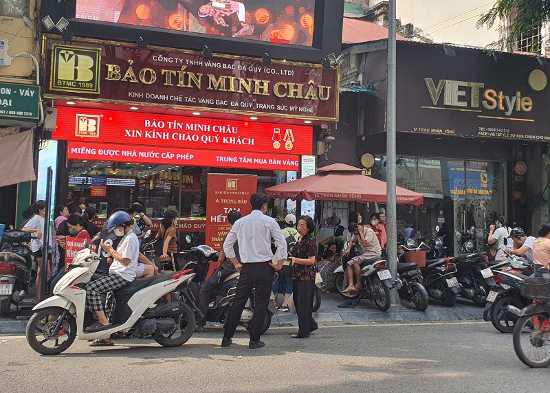 Bảo Tín Minh Châu cũng treo biển hết vàng tích trữ.