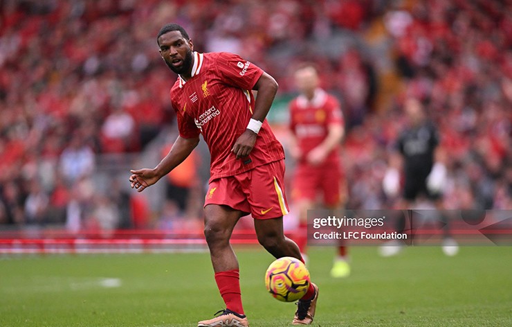 Ryan Babel tỏa sáng giúp huyền thoại Liverpool đánh bại Chelsea