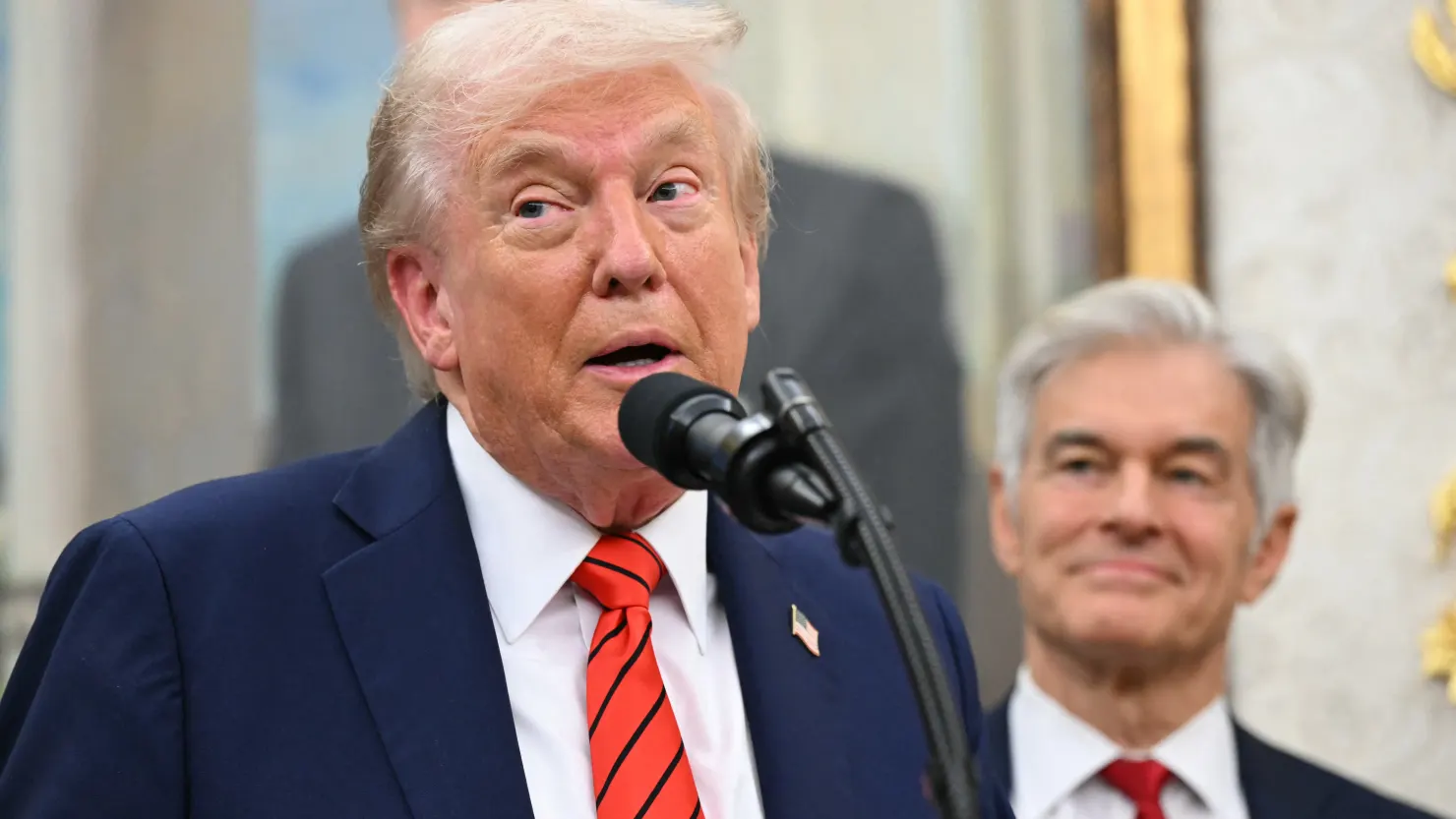 Một câu nói của ông Trump “thổi bay” 800 tỷ USD khỏi thị trường chứng khoán Mỹ - 1
