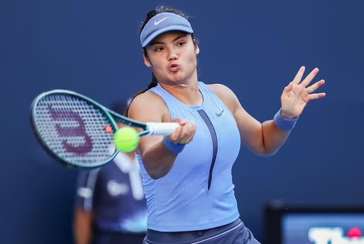 Raducanu sẵn sàng dốc hết sức để chinh chiến đến hết mùa giải