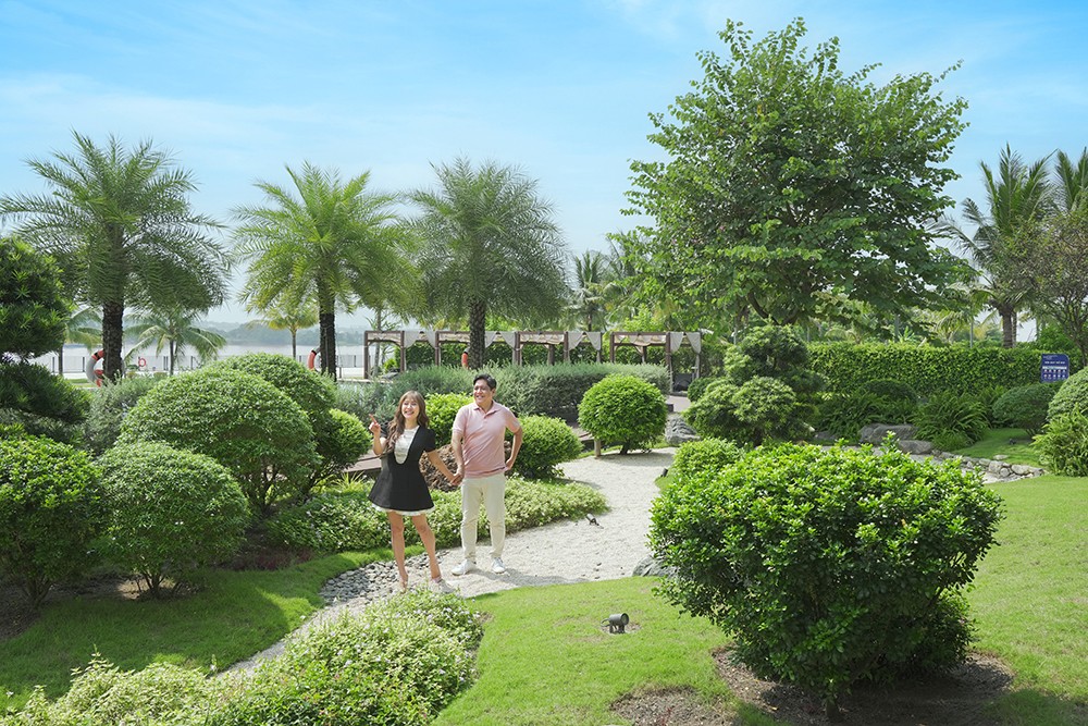 Gia đình nghệ sĩ hào hứng với không gian sống nhiều mảng xanh tại Izumi City.