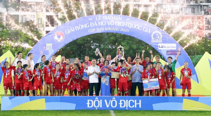 TP.HCM tiếp tục thống trị bóng đá nữ 