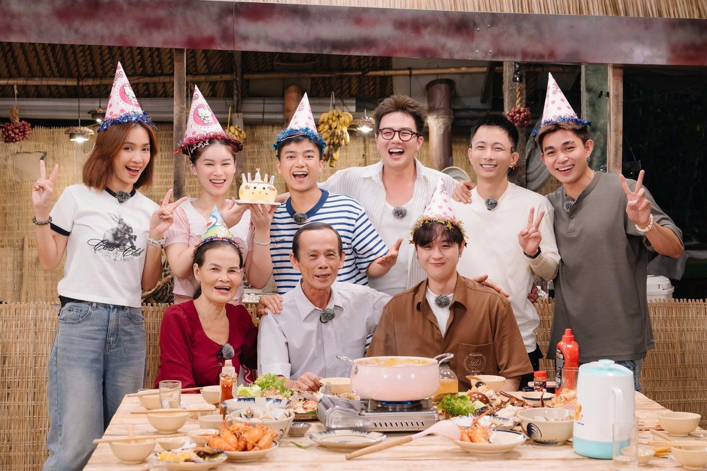 Gia đình Haha là hiện tượng game show truyền hình năm 2025.