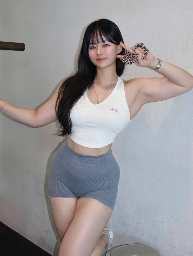 Mặc dù không tham gia vào lĩnh vực nghệ thuật, thế nhưng Dasul (sinh năm 1996, Hàn Quốc) vẫn thu hút sự chú ý của hàng triệu người theo dõi trên các nền tảng mạng xã hội, đặc biệt là Instagram với hơn 1,3 triệu followers. (Ảnh: IG @seu1)