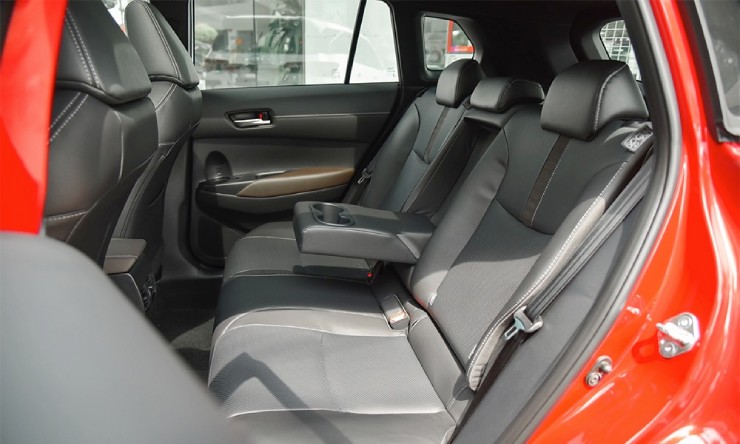 Tầm tiền 600-800 triệu đồng, chọn Toyota Corolla Cross hay Hyundai Kona? - 8