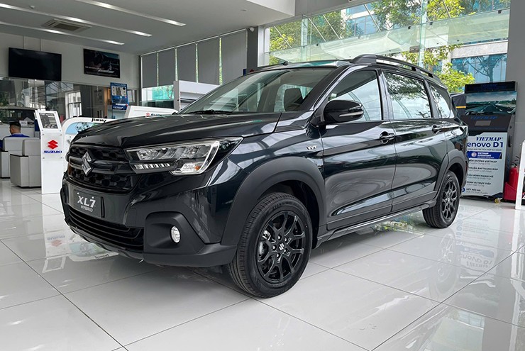 Vừa về đại lý, Suzuki XL7 bản đặc biệt đã được giảm 70 triệu đồng