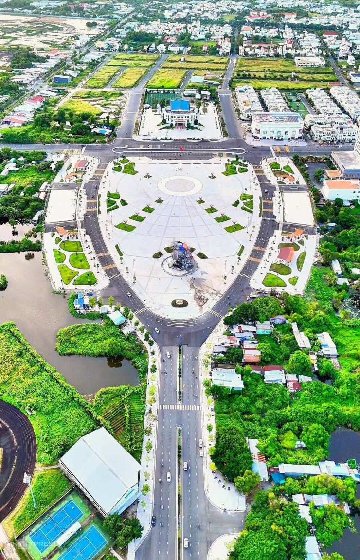 Hình dáng quảng trường có biểu tượng tôm Cà Mau - 2