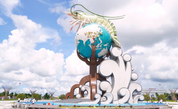 Hình dáng quảng trường có biểu tượng tôm Cà Mau - 4