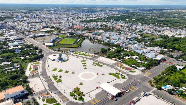 Hình dáng quảng trường có biểu tượng tôm Cà Mau - 7