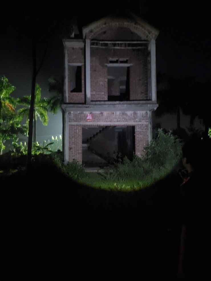 Nam sinh viên ở Phú Thọ bị "bắt cóc online", tự nhốt mình trong ngôi nhà hoang - 1