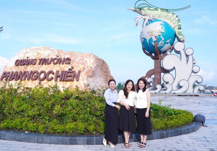 Du khách đến Cà Mau có thêm địa điểm check-in với biểu tượng con tôm.