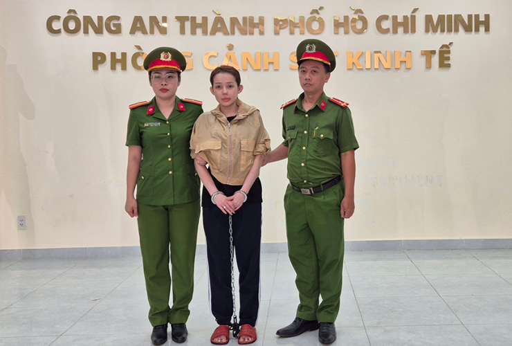 Võ Thị Ngọc Ngân (tức Ngân 98) khi bị khởi tố, bắt tạm giam. Ảnh: CA