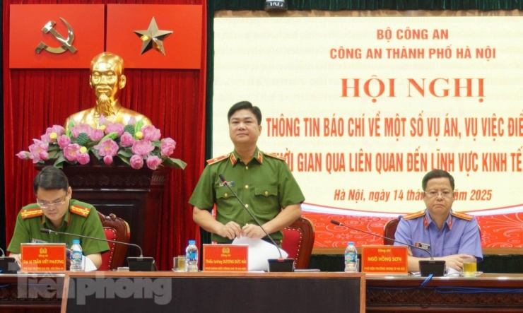 Thiếu tướng Dương Đức Hải - Phó Giám đốc Công an TP Hà Nội phát biểu tại hội nghị.