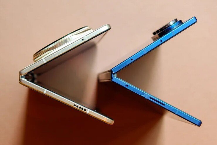 "So kè" smartphone màn hình gập Honor Magic V5 và Samsung Galaxy Fold7