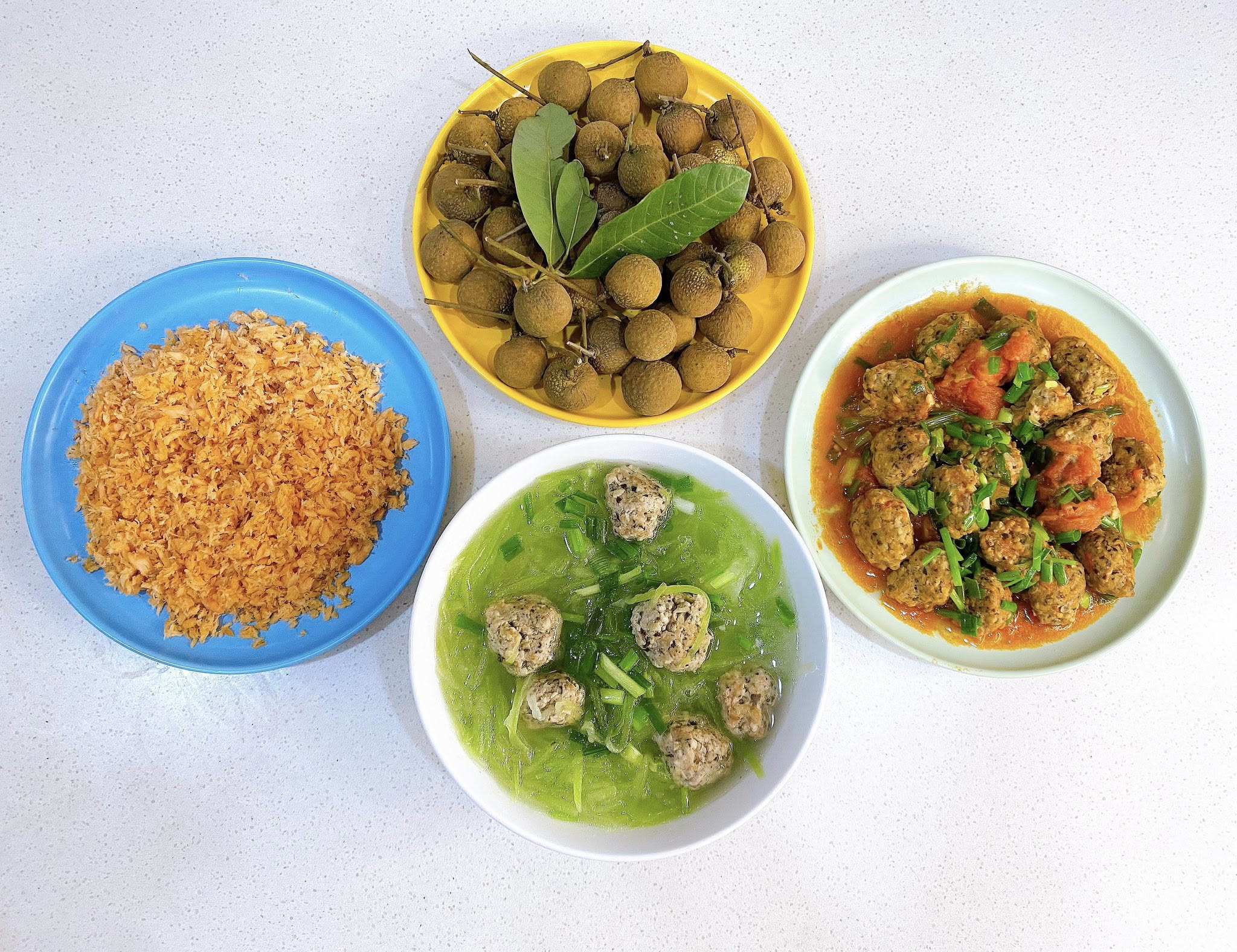 Thịt viên nấm sốt&nbsp;cà chua - Ruốc cá hồi - Canh thịt viên nấu bí&nbsp;- Nhãn&nbsp;