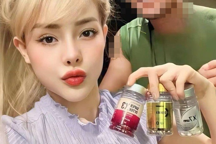 Ngân 98 thường xuyên lên mạng giới thiệu và chào bán các sản phẩm.