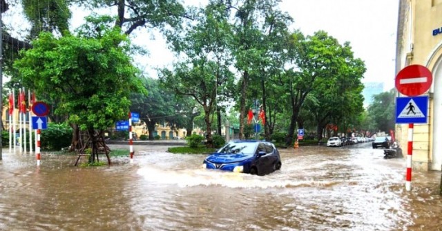 Ngập lụt ở Hà Nội: "Không thể mãi đổ lỗi cho th...