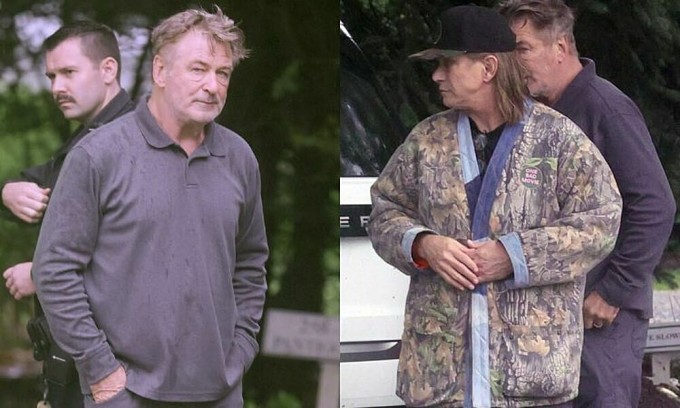 Alec Baldwin (trái), 67 tuổi, và Stephen Baldwin, 59 tuổi, sau vụ tai nạn. Ảnh: INSTAR Images