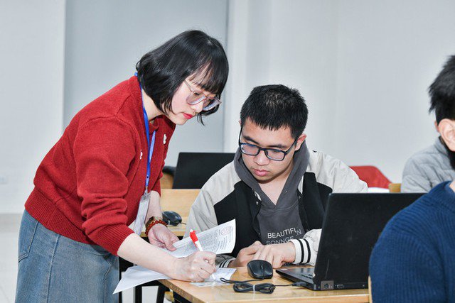 Thí sinh tham dự Kỳ thi đánh giá tư duy của Đại học Bách khoa năm 2025.