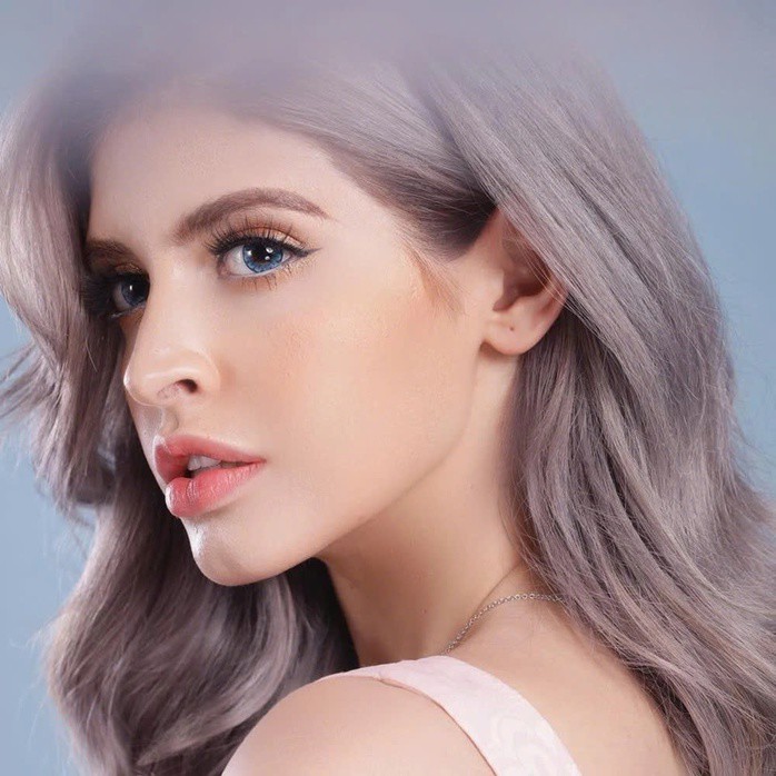 Người mẫu An Tây.