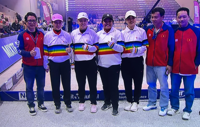 Tuyển Việt Nam 2 vô địch bộ ba nữ thế giới 2025