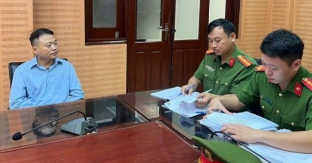 Bắt giam Shark Bình, tạm giữ 597 cây vàng, 18 s...