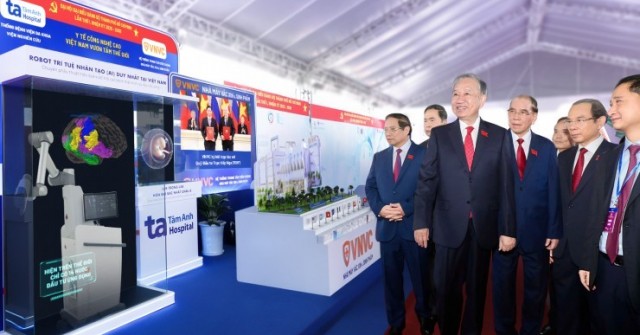 Giữa “rừng” công nghệ triển lãm, siêu robot “cứu người” của BV Tâm Anh gây thu hút