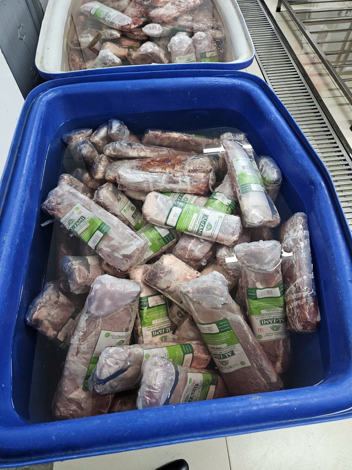 Các loại thịt đóng gói thành phẩm được công an thu giữ. Ảnh: Công an Hà Nội