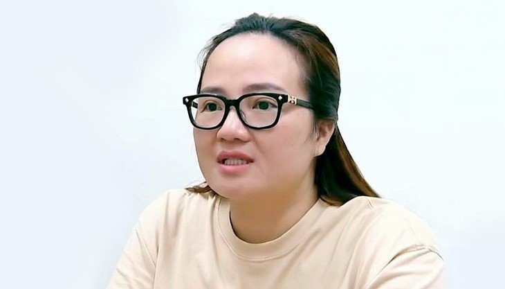 Ngân 98 và Hoàng Hường vì giá trị ảo.