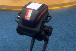 Giáo dục - du học - ĐH Bách Khoa Hà Nội nói gì về việc dán logo đè lên Robot Trung Quốc?