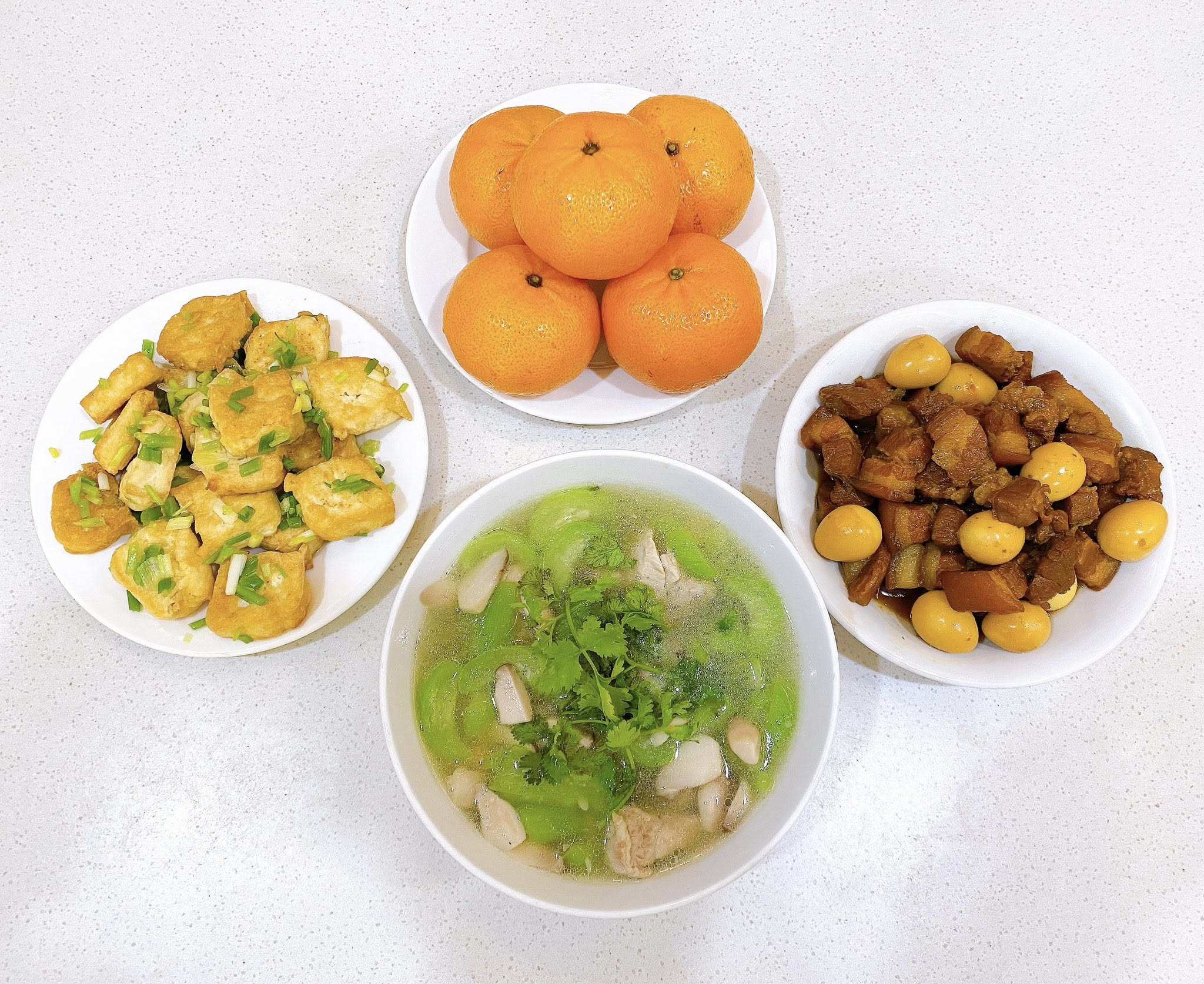 Canh nấm đùi gà nấu&nbsp;mướp - Thịt kho trứng cút - Đậu tẩm hành - Quýt