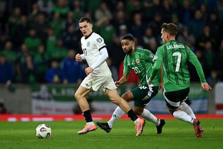 Video bóng đá Bắc Ireland - Đức: Cú đánh vai mang lại 3 điểm (Vòng loại World Cup)