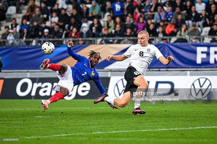 ĐT Pháp (áo xanh) không thắng khi vắng Mbappe