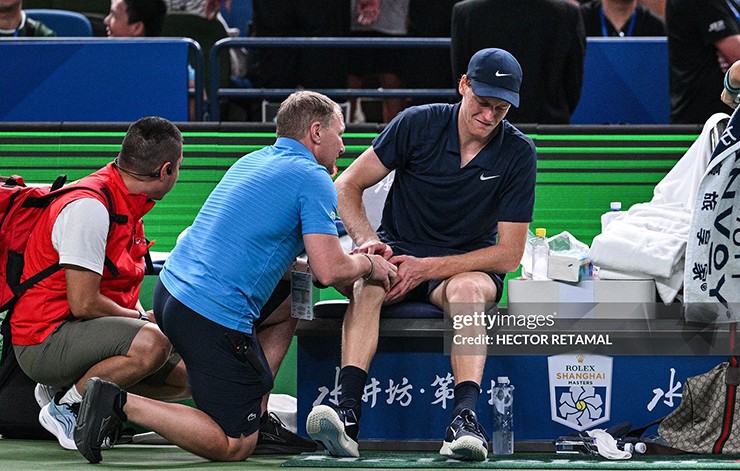 Sinner gặp chấn thương tại Thượng Hải Masters