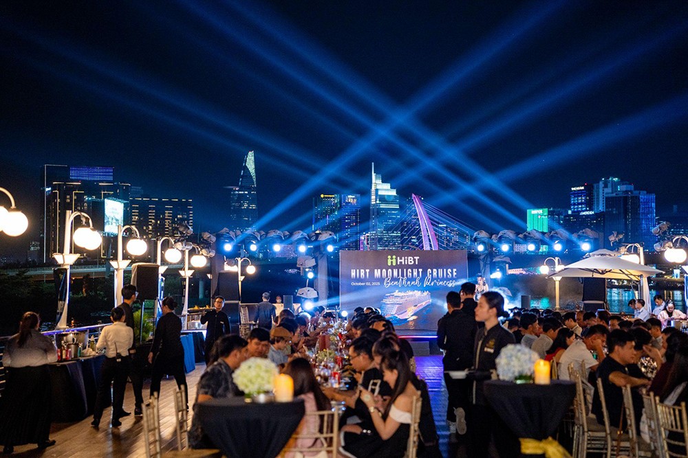 Trung thu Tròn vị, HiBT sẻ chia hàng trăm phần quà tới muôn nẻo đường phố - 5