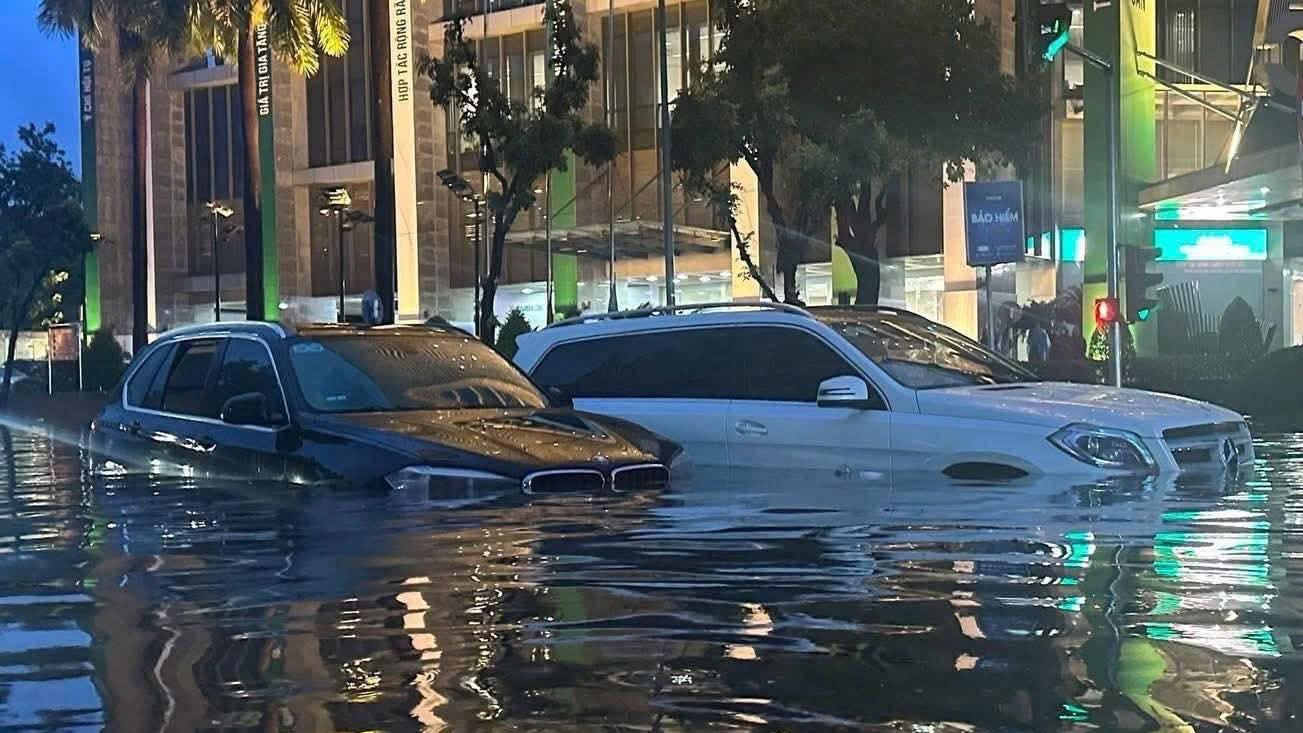 Xe ô tô bị ngập nước, thủy kích không được bảo hiểm chi trả vì sao? - 1