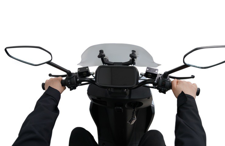 Xe điện mạnh tương đương SH125i, đi tới 140 km/h, giá chỉ ngang Vision - 2