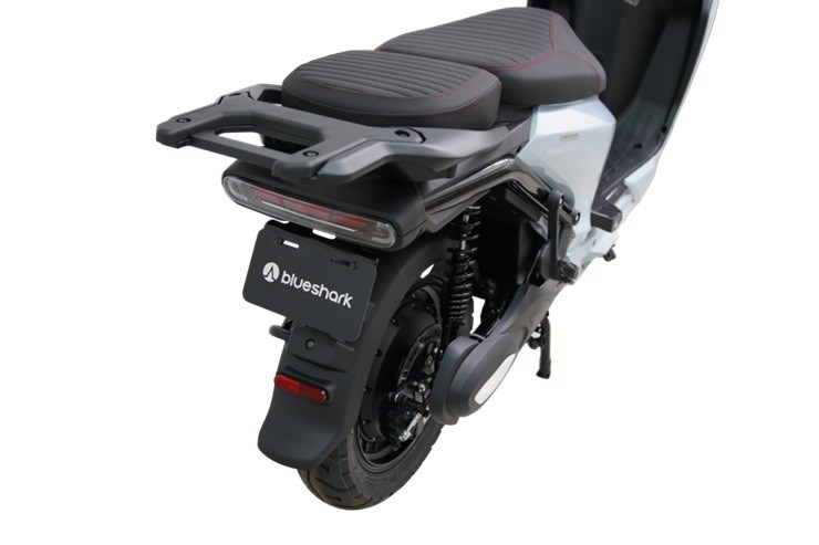 Xe điện mạnh tương đương SH125i, đi tới 140 km/h, giá chỉ ngang Vision - 4