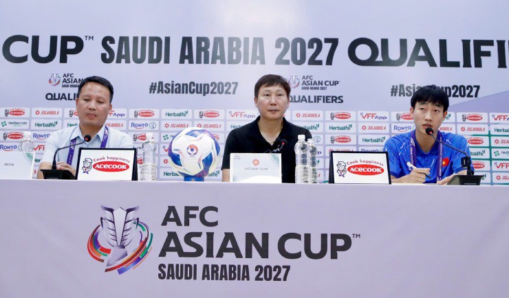 Họp báo ĐT Việt Nam - Nepal: HLV Kim Sang Sik tiếc vì không thắng đậm hơn - 2