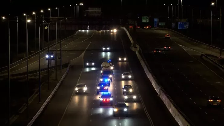 Thi thể của 4 con tin được Cảnh sát Israel hộ tống đến Viện pháp y Abu Kabir ở Tel Aviv (Israel) vào sáng sớm 15-10. Ảnh: CẢNH SÁT ISRAEL