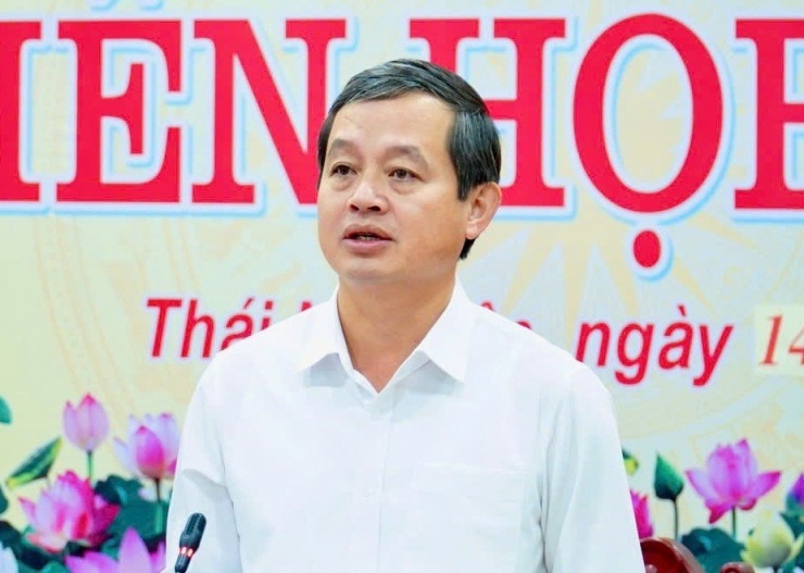 Ông Phạm Hoàng Sơn - Chủ tịch UBND tỉnh kết luận phiên họp.