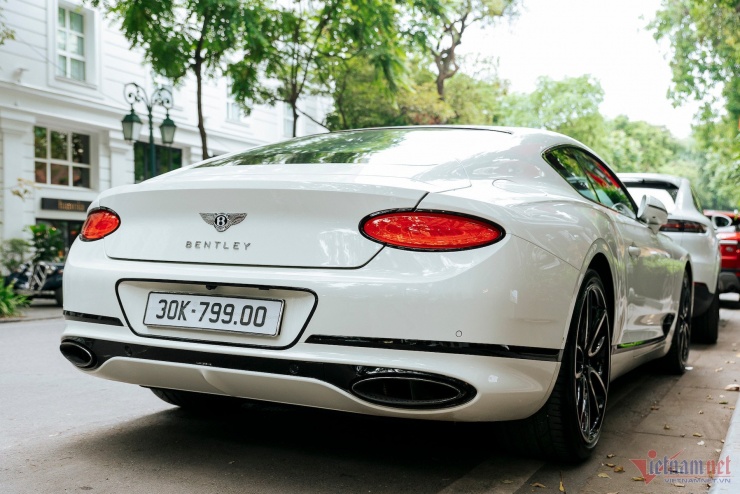 Xe siêu sang Bentley của Trấn Thành va chạm với xe Mitsubishi, vỡ toác cản trước - 6