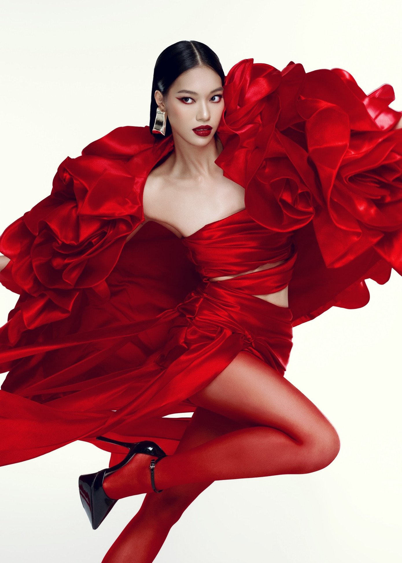 Ngỡ ngàng với học vấn của Mai Hoa - Quán quân Vietnam’s Next Top Model 2025 - 1