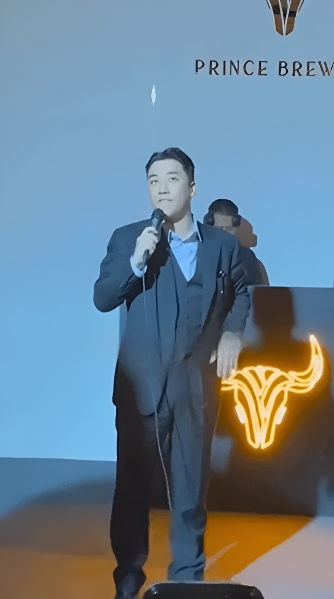 Seungri tại sự kiện của Prince Brewing. Ảnh: Instagram