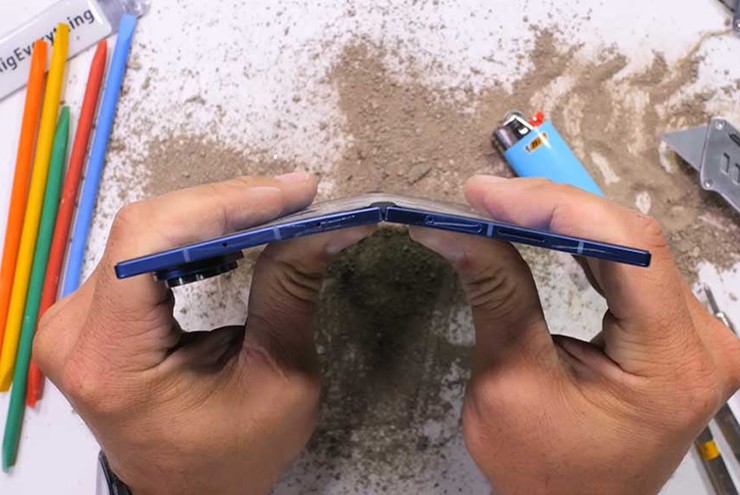 Mọi thứ giúp màn hình smartphone gập Samsung ngày càng hoàn thiện hơn.