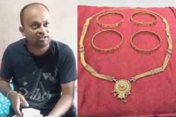 Bạn trẻ - Cuộc sống - Nhặt phế liệu, người đàn ông sốc nặng khi nhặt được số vàng 297 triệu đồng