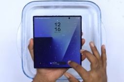 Điện thoại gập trong tương lai của Samsung sẽ có màn hình "tự sửa chữa"