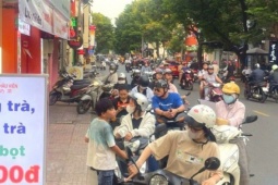 Hàng quán đua nhau bán giá siêu rẻ trà sữa 7.000 đồng, lẩu 69.000 đồng