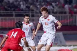 Đội tuyển Việt Nam: Sau chiến thắng là...